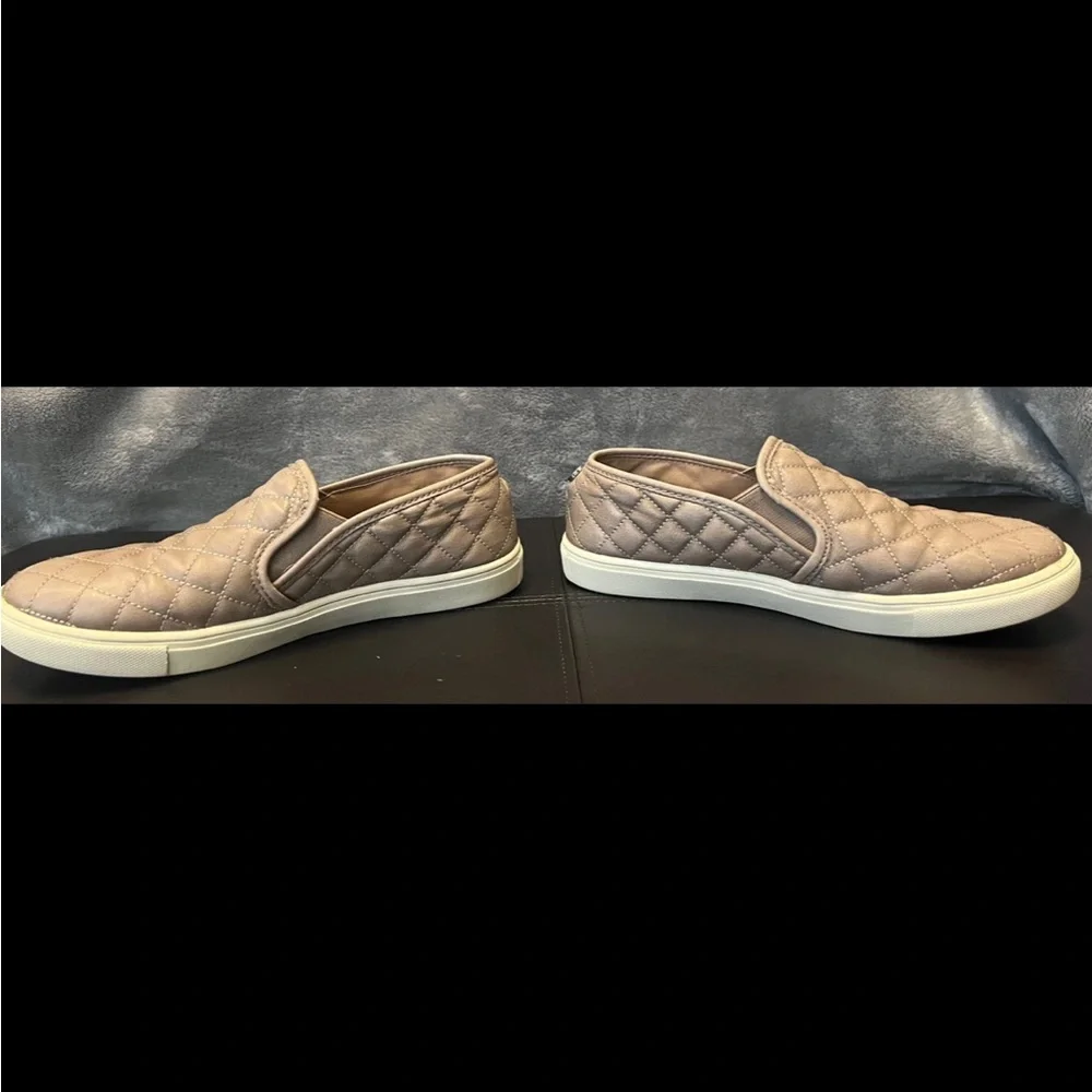 Steve Madden color tan